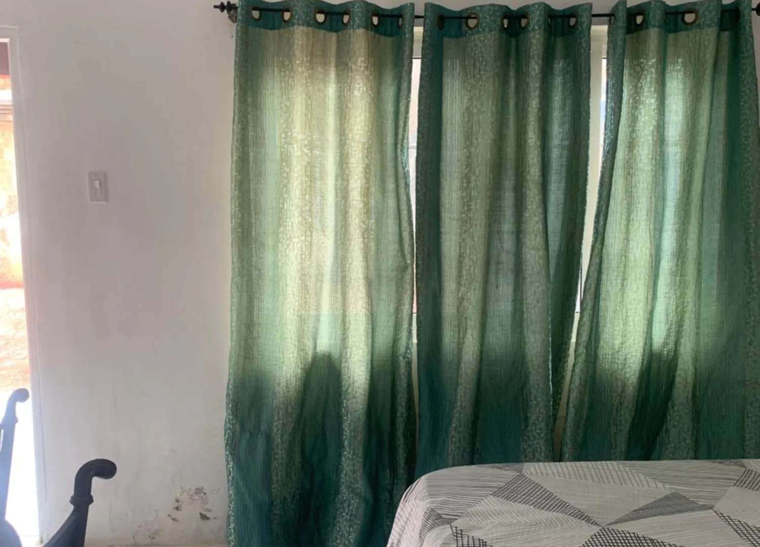 Lolita 0*, Claremont Jamaica